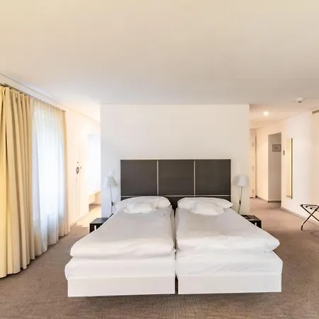 Au Terminus Hotel
