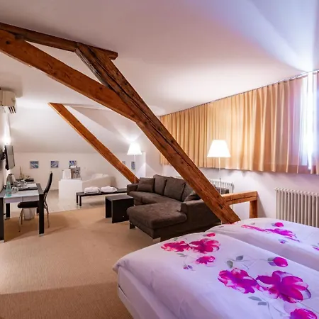 Au Terminus Hotel