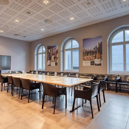 Au Terminus Hotel 3*