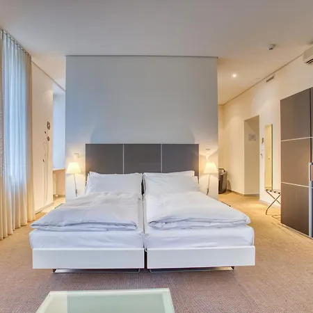 Au Terminus Ξενοδοχείο 3*